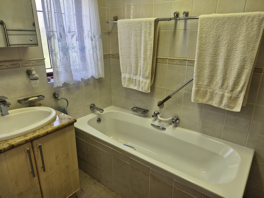 3 Bedroom Property for Sale in Hunters Estate Western Cape